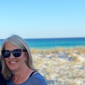 Meet your Posher, Deenna